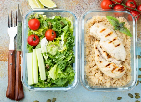 Zwemmen en gezonde voeding helpt afvallen