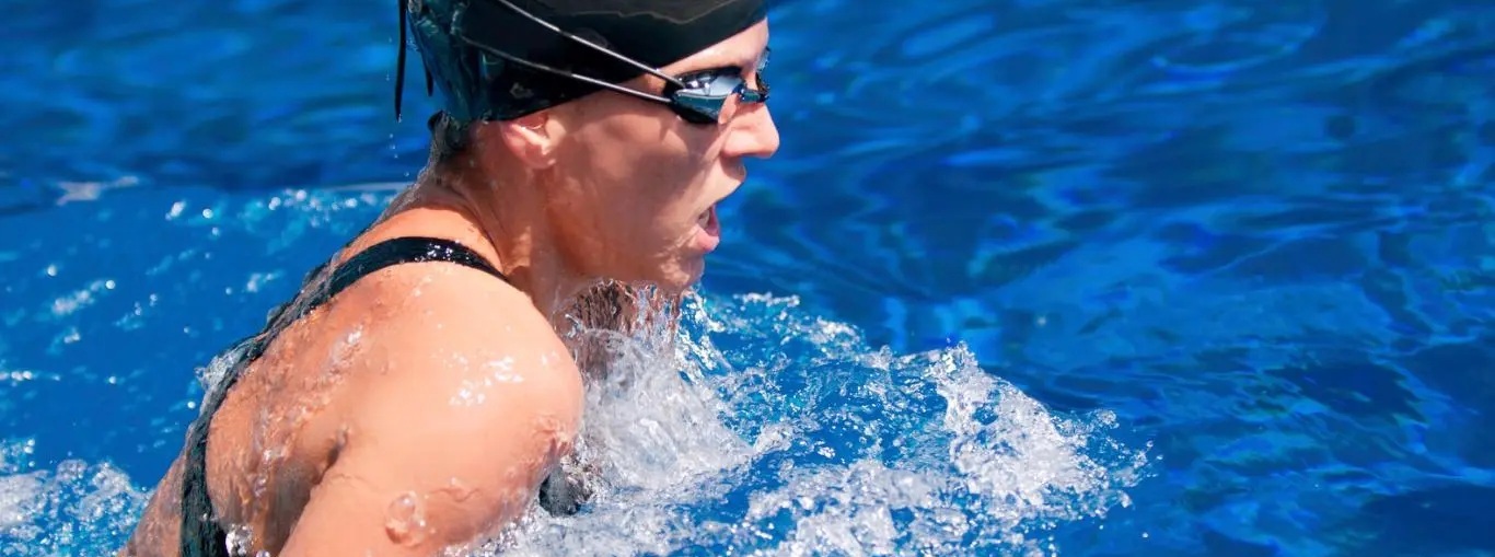 Schoolslag zonder buiten adem